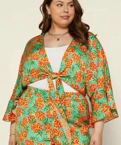 SKIES ARE BLUE New In Plus Size Plus Size - Tropical Print Kimono Top