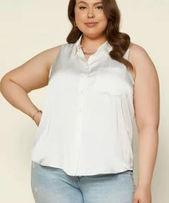 SKIES ARE BLUE Plus Size - Sleeveless Button Down Top
