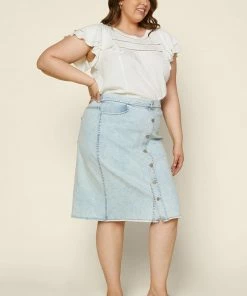 SKIES ARE BLUE Plus Size - Ruffled Lace Detail Top