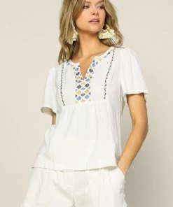 SKIES ARE BLUE New In Clothing Embroidered Short Sleeve Top