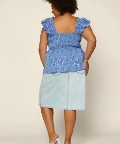 SKIES ARE BLUE New In Plus Size Plus Size - Floral Smocked Detail Top 9 SKIES ARE BLUE New In Plus Size Plus Size - Floral Smocked Detail Top