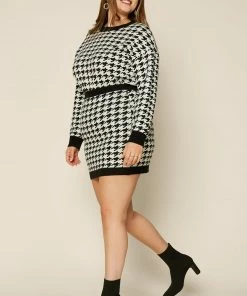 SKIES ARE BLUE Plus Size - Houndstooth Knit Skirt Clothing