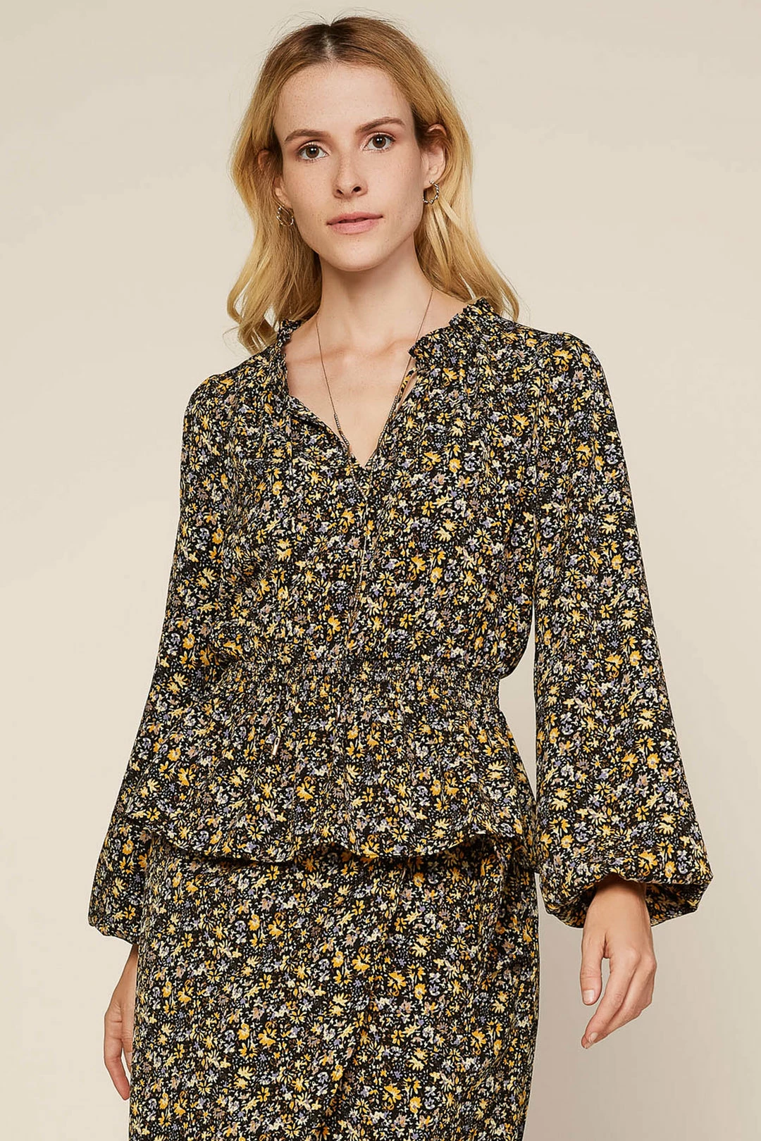 SKIES ARE BLUE Ditsy Floral Smocked Top 3 SKIES ARE BLUE Ditsy Floral Smocked Top