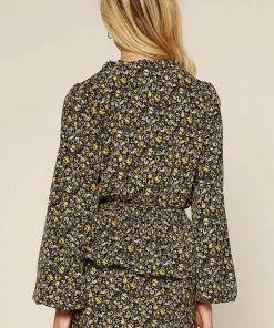 SKIES ARE BLUE Ditsy Floral Smocked Top 9 SKIES ARE BLUE Ditsy Floral Smocked Top