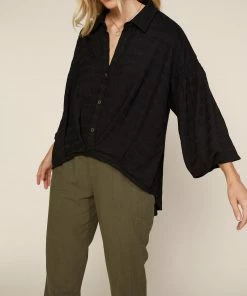 SKIES ARE BLUE Clothing Rita Textured Button Down Top