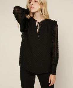 SKIES ARE BLUE Clip Dot Ruffle Blouse