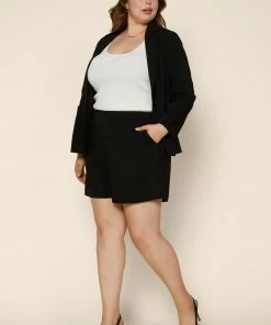 SKIES ARE BLUE Plus Size - Structured High Waisted Shorts Clothing