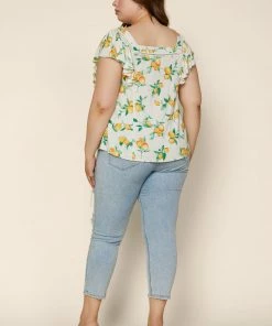 SKIES ARE BLUE New In Plus Size Plus Size - Lemon Print Ruffled Top 9 SKIES ARE BLUE New In Plus Size Plus Size - Lemon Print Ruffled Top