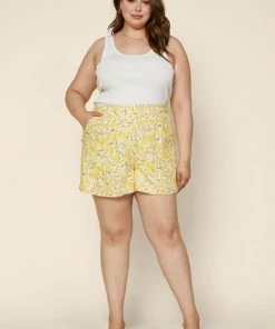 SKIES ARE BLUE Plus Size - Floral Print Shorts