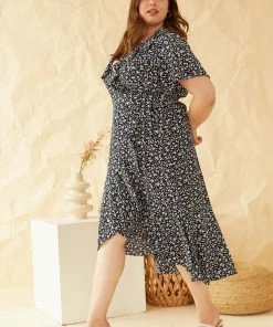 SKIES ARE BLUE Plus Size - Floral Ruffled Wrap Dress