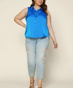 SKIES ARE BLUE Plus Size - Sleeveless Button Down Top