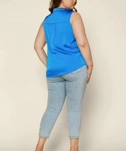 SKIES ARE BLUE Plus Size - Sleeveless Button Down Top