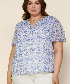 SKIES ARE BLUE New In Plus Size Plus Size - Sweet Floral Ruffled Top