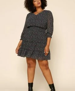 SKIES ARE BLUE Plus Size - Ditsy Floral Mini Dress Clothing 8 SKIES ARE BLUE Plus Size - Ditsy Floral Mini Dress Clothing