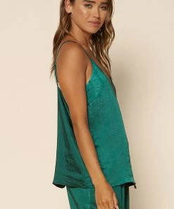 SKIES ARE BLUE Clothing Satin Scalloped Cami Top