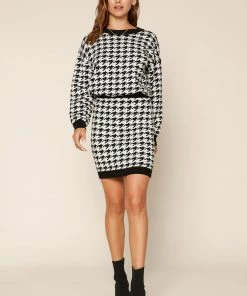 SKIES ARE BLUE Houndstooth Knit Mini Skirt Clothing
