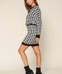 SKIES ARE BLUE Houndstooth Knit Mini Skirt Clothing