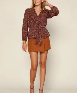 SKIES ARE BLUE Floral Motif Blouse Clothing 8 SKIES ARE BLUE Floral Motif Blouse Clothing