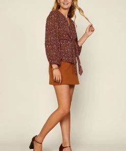 SKIES ARE BLUE Floral Motif Blouse Clothing