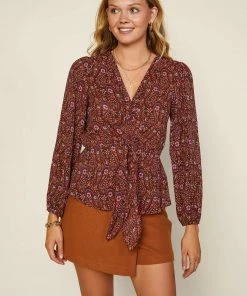 SKIES ARE BLUE Floral Motif Blouse Clothing