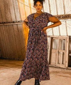 SKIES ARE BLUE Plus Size - Scarlett Floral Maxi Dress