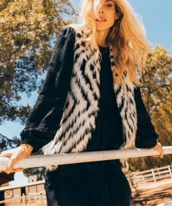 SKIES ARE BLUE Charlotte Shaggy Faux Fur Vest