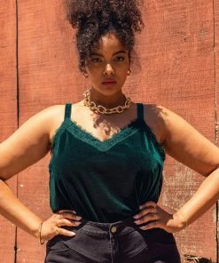 SKIES ARE BLUE Plus Size - Lace Trim Velvet Cami Clothing