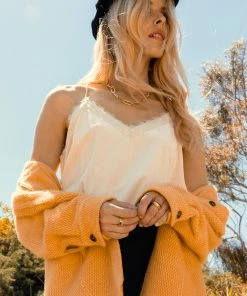 SKIES ARE BLUE Lace Detail Camisole Clothing