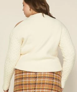 SKIES ARE BLUE Plus Size - Layla Cutout Shoulder Sweater 7 SKIES ARE BLUE Plus Size - Layla Cutout Shoulder Sweater