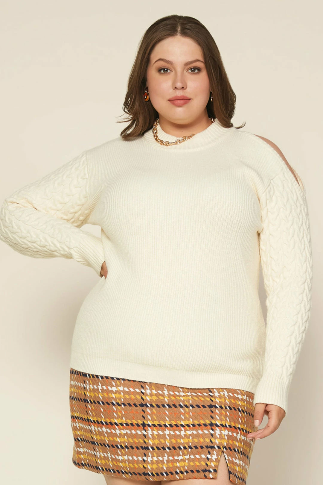 SKIES ARE BLUE Plus Size - Layla Cutout Shoulder Sweater 3 SKIES ARE BLUE Plus Size - Layla Cutout Shoulder Sweater