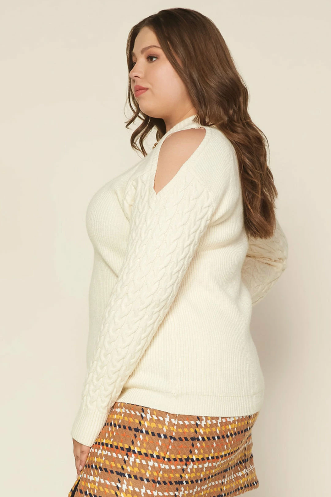 SKIES ARE BLUE Plus Size - Layla Cutout Shoulder Sweater 4 SKIES ARE BLUE Plus Size - Layla Cutout Shoulder Sweater