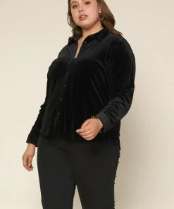 SKIES ARE BLUE Plus Size - Velvet Button Down Top