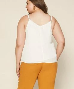 SKIES ARE BLUE Clothing Plus Size - Lace Detail Camisole